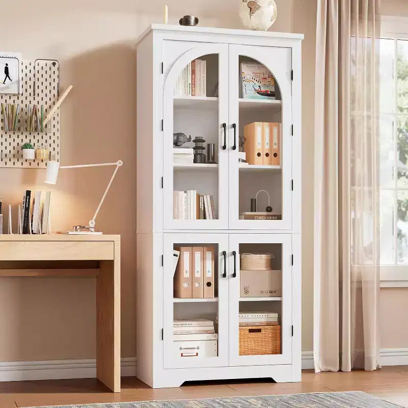 2026 Armario despensa de 70" natural/blanco con 4 puertas de cristal arqueadas y estantes ajustables