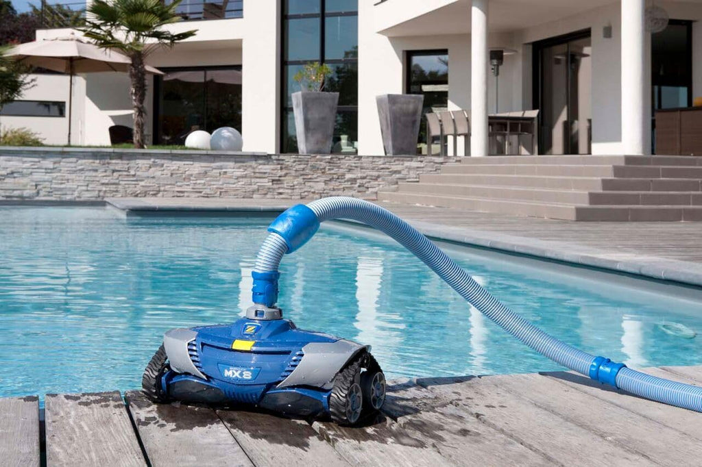 2026 Robot limpiador hidráulico Zodiac MX8 para piscinas enterradas de hasta 12 x 6 m.