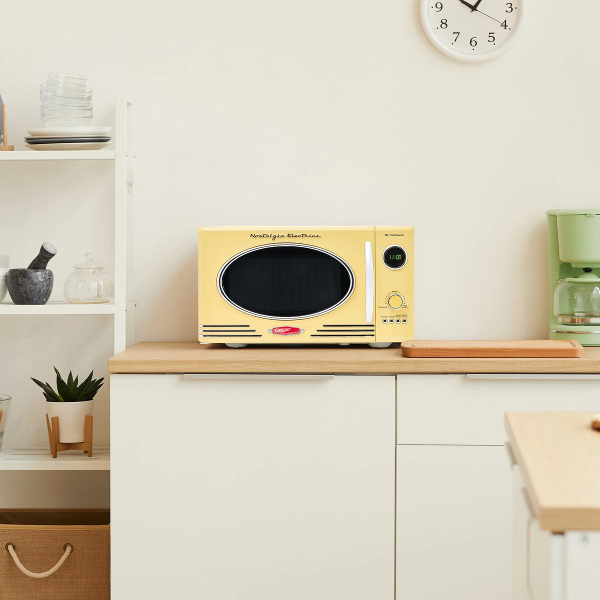 2026 NewNostalgia Retro Microwave for Countertop 0.9 cu ft Vintage Microwave, Ivory