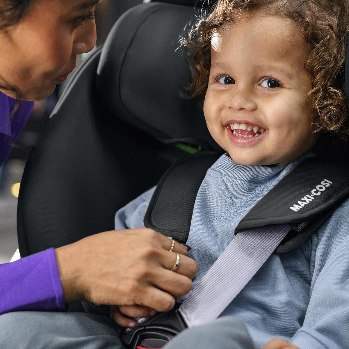 2026 Silla de coche convertible Maxi-Cosi Titan S Comfort i-Size, tejidos transpirables y confortables, de 15 meses a 12 años (76–150 cm), sistema ISOFIX, 5 posiciones de asiento y 13 posiciones de reposacabezas, color negro auténtico.