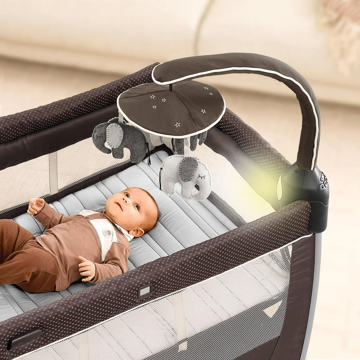 2026 NewChicco Lullaby Dream Playard - Latte (Brown)