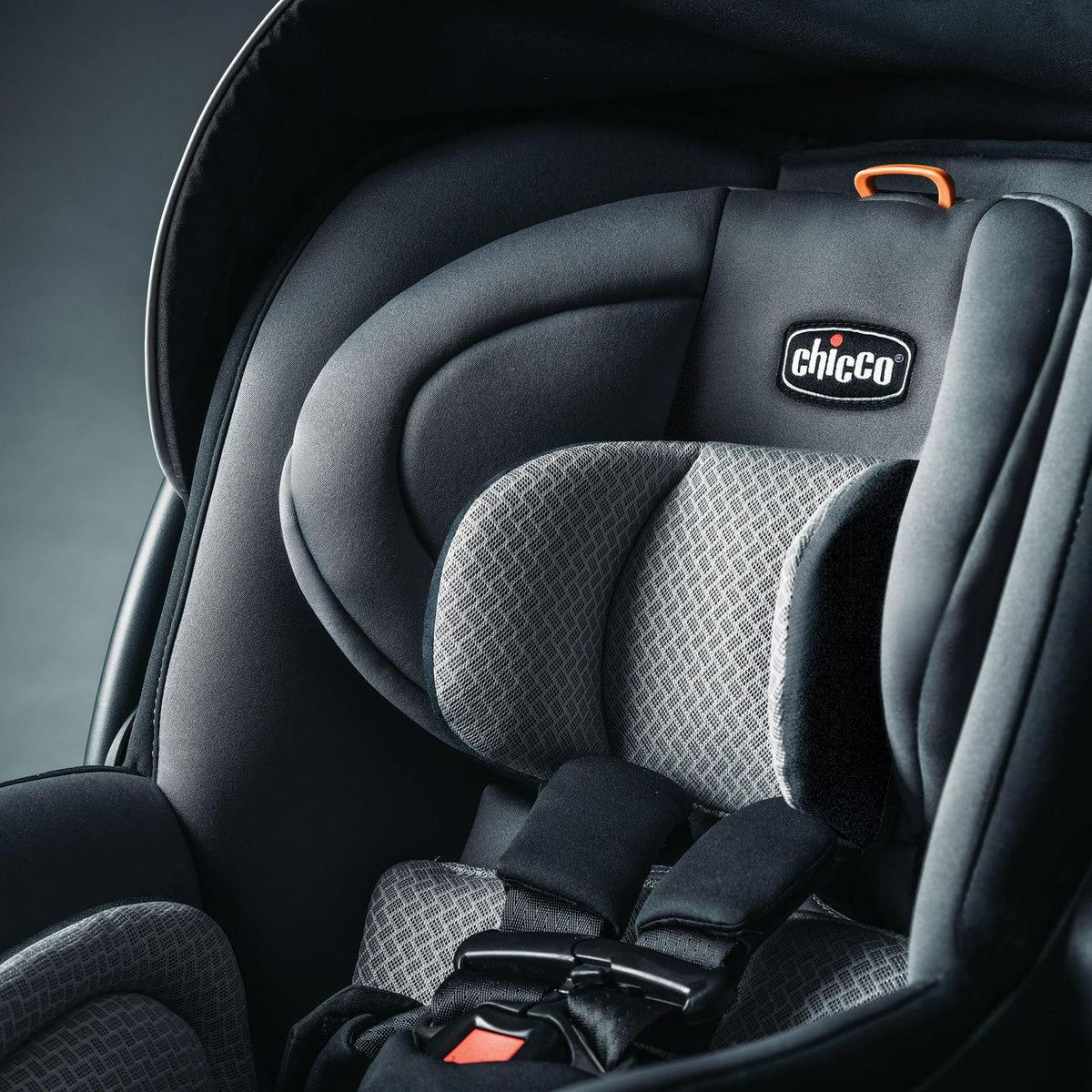 2026 NewChicco Fit2 Adapt Infant & Toddler Car Seat - Ember (Black). New