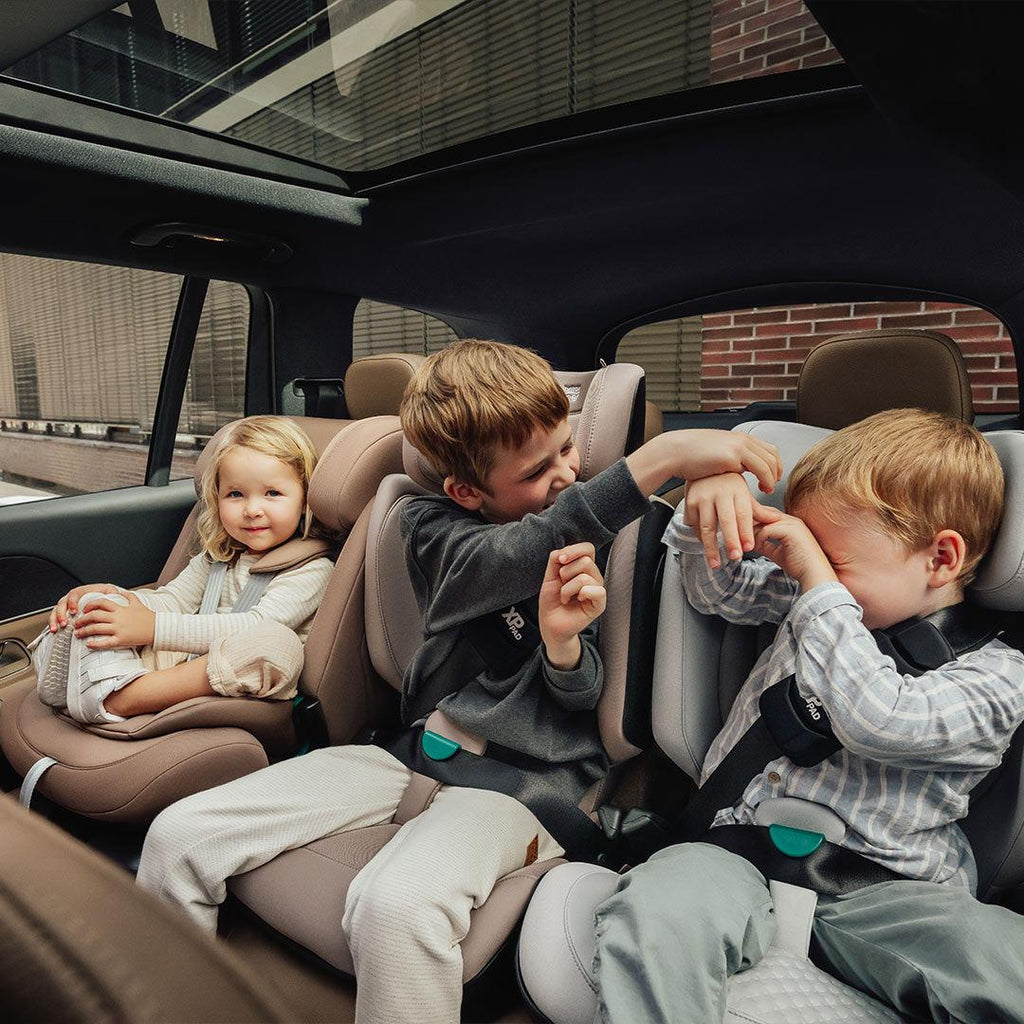 2026 Silla de coche Britax Römer Kidfix i-Size Pro - Negro Carbón - Estilo