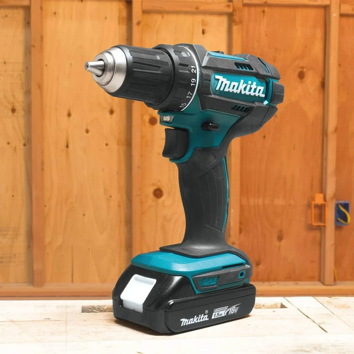 2026 NewMakita 18V Lithium-Ion Cordless Power Tool Set, 1.5Ah, 2 Pack