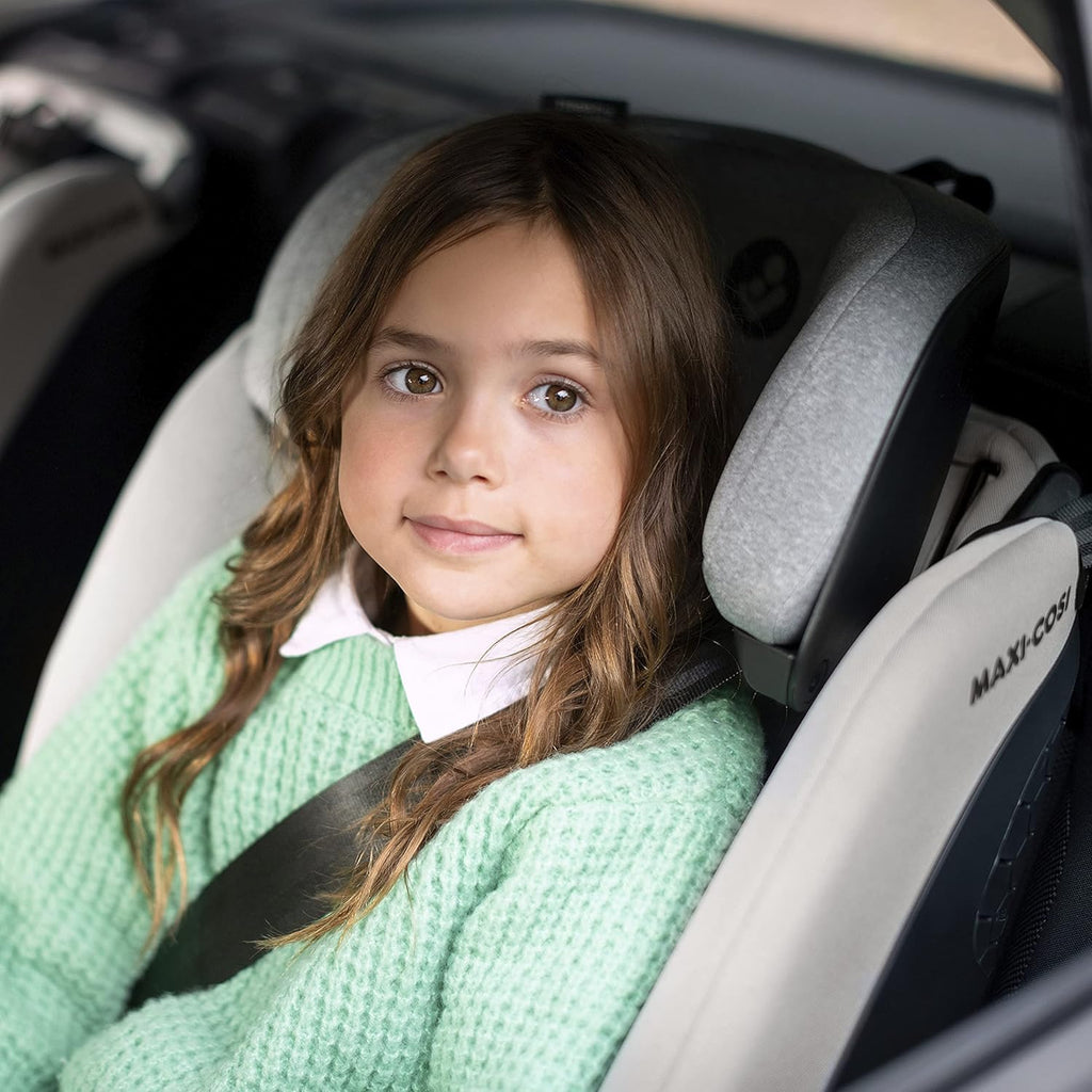 2026 Silla de coche convertible Maxi-Cosi Titan Plus i-Size, de 15 meses a 12 años (76-150 cm), protección contra impactos laterales G-CELL, 4 posiciones de reclinado, reposacabezas acolchado con espuma suave, color negro auténtico.