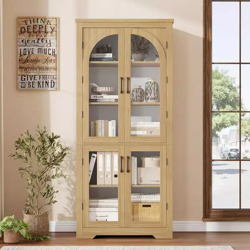 2026 Armario despensa de 70" natural/blanco con 4 puertas de cristal arqueadas y estantes ajustables